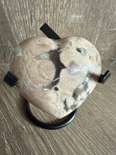 Load image into Gallery viewer, Flower Agate heart H4
