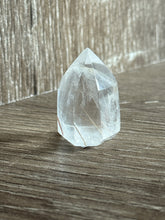 Load image into Gallery viewer, Rutile Quartz- golden hair P13
