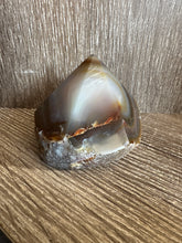 Load image into Gallery viewer, Natural Agate carving
