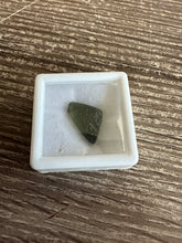 Load image into Gallery viewer, 0.85g raw moldavite
