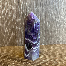 Load image into Gallery viewer, Chevron Amethyst point P5
